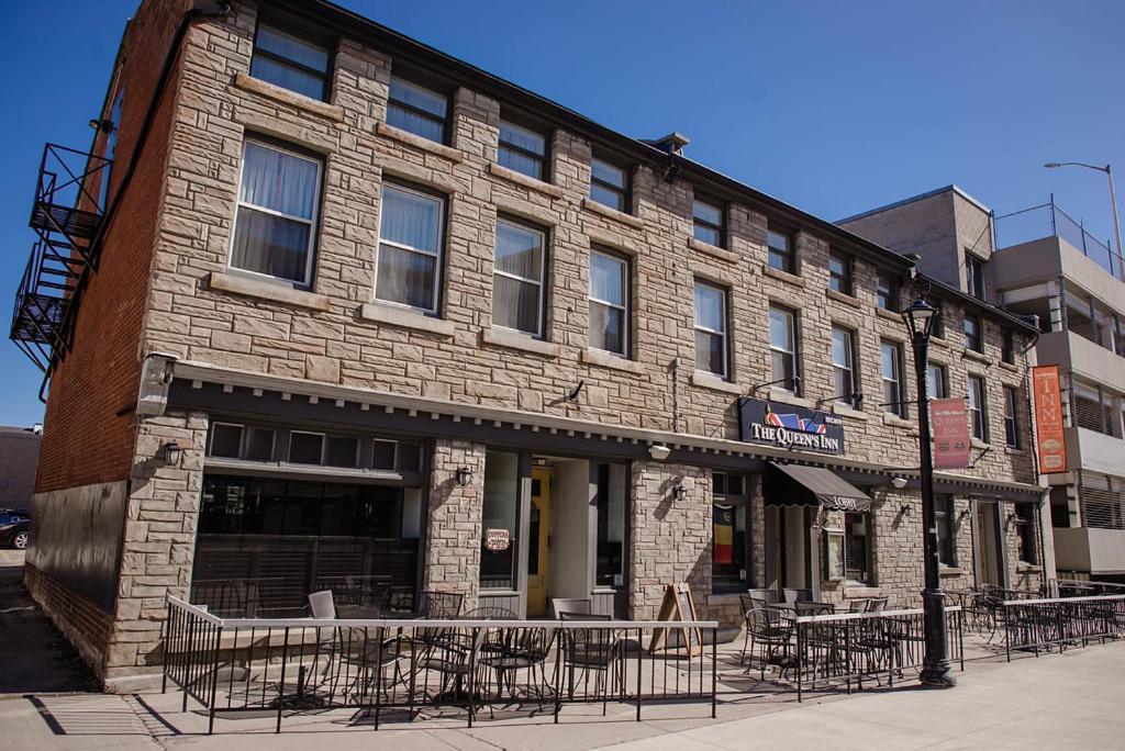 كينفستون The Queen'S Inn المظهر الخارجي الصورة