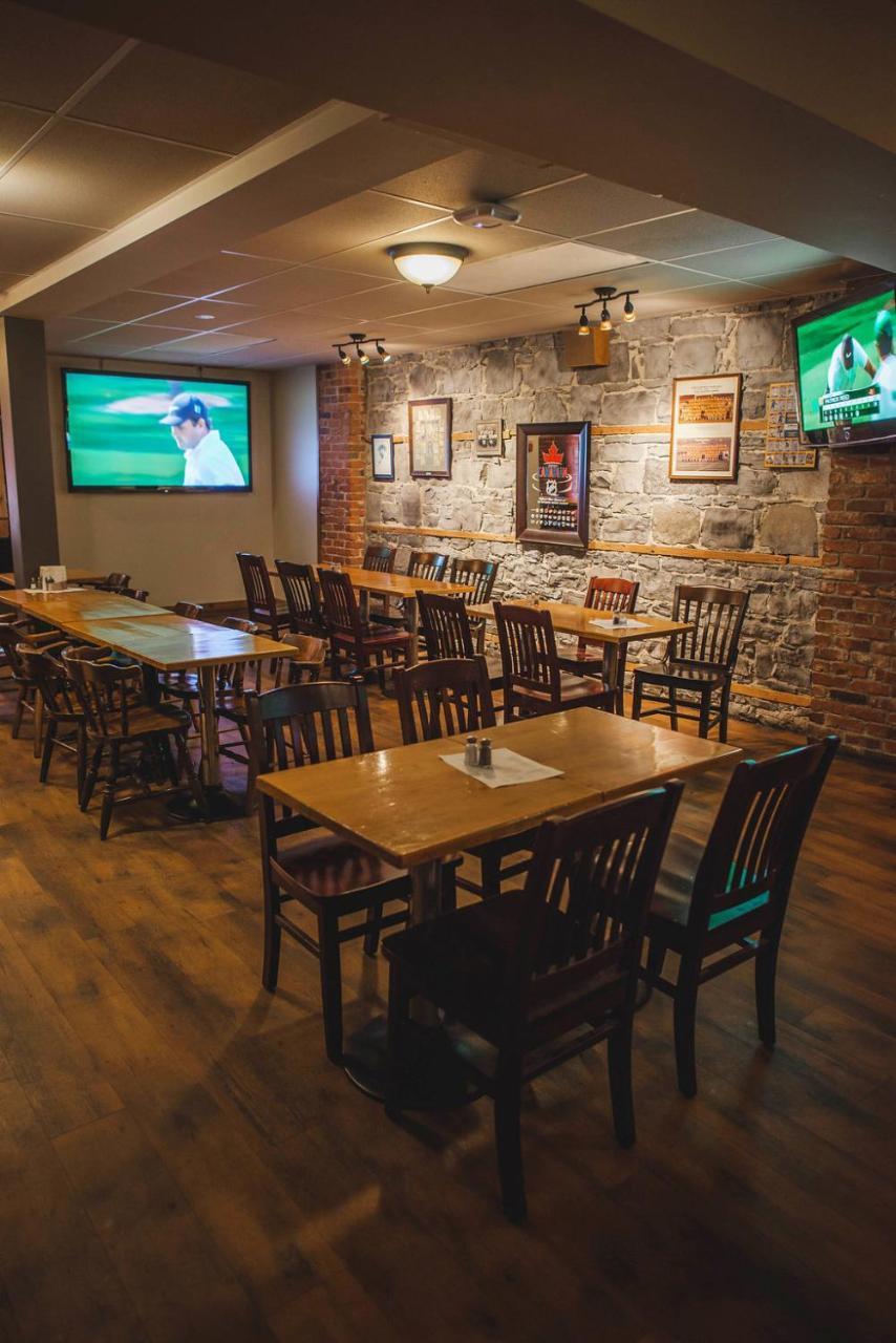 كينفستون The Queen'S Inn المظهر الخارجي الصورة